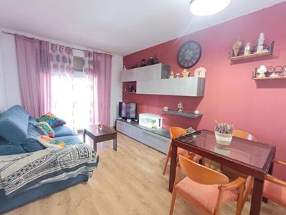 Living room of Flat for sale in Cornellà de Llobregat  with Heating, Parquet flooring and Balcony