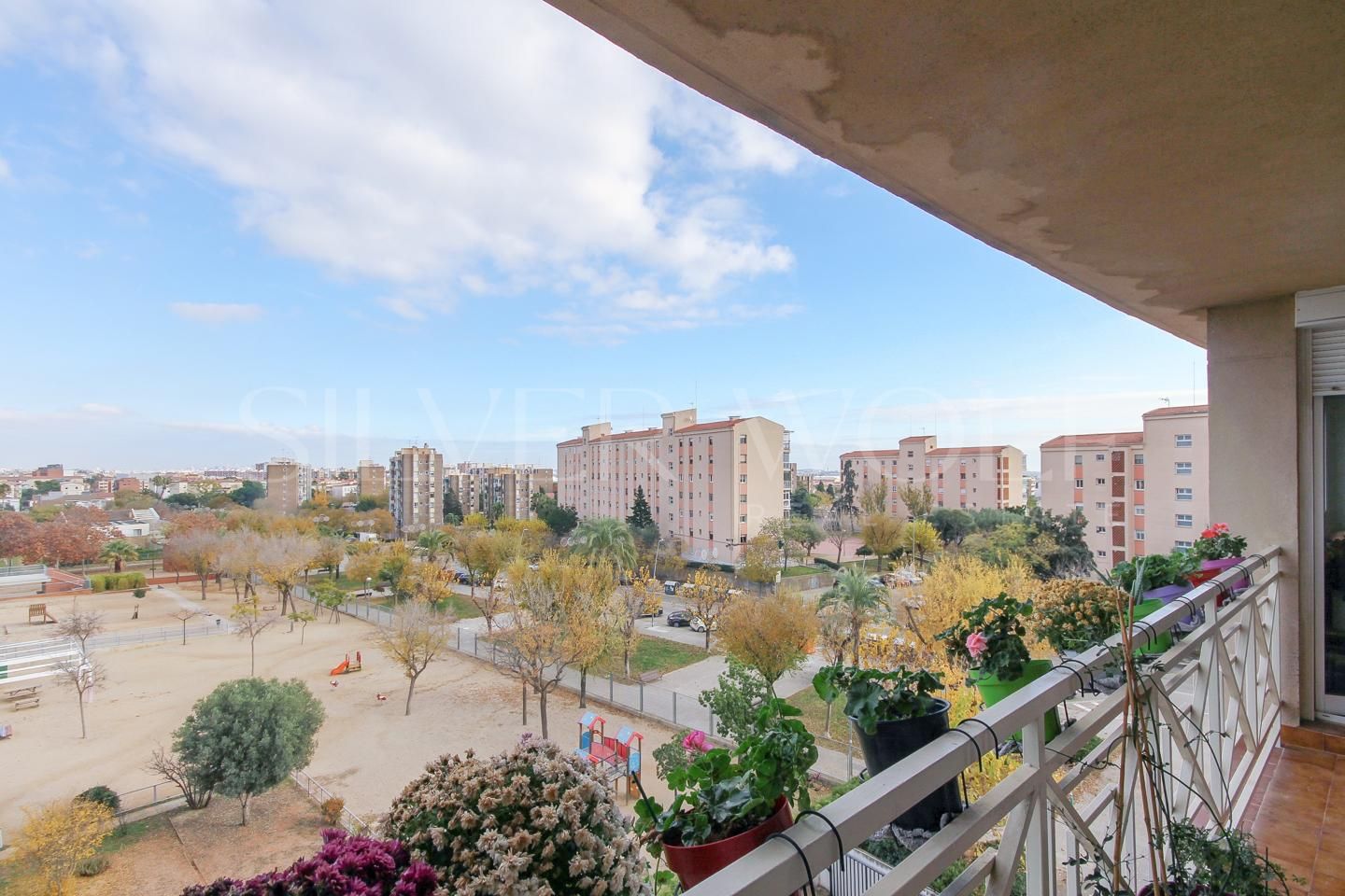 Vista exterior de Piso en venta en Viladecans con Calefacción, Terraza y Alarma