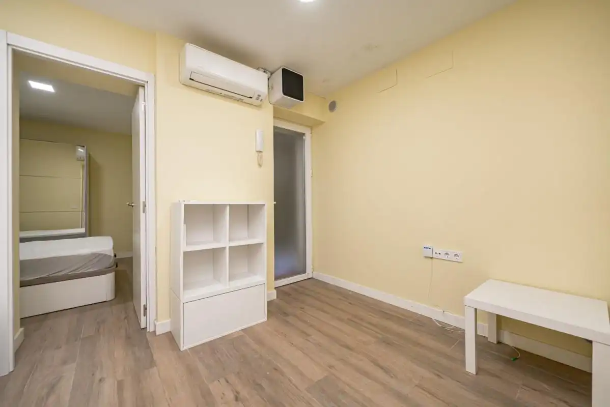 Schlafzimmer von Erdgeschoss zum Verkauf in Madrid mit Klimaanlage, Heizung und Möbliert