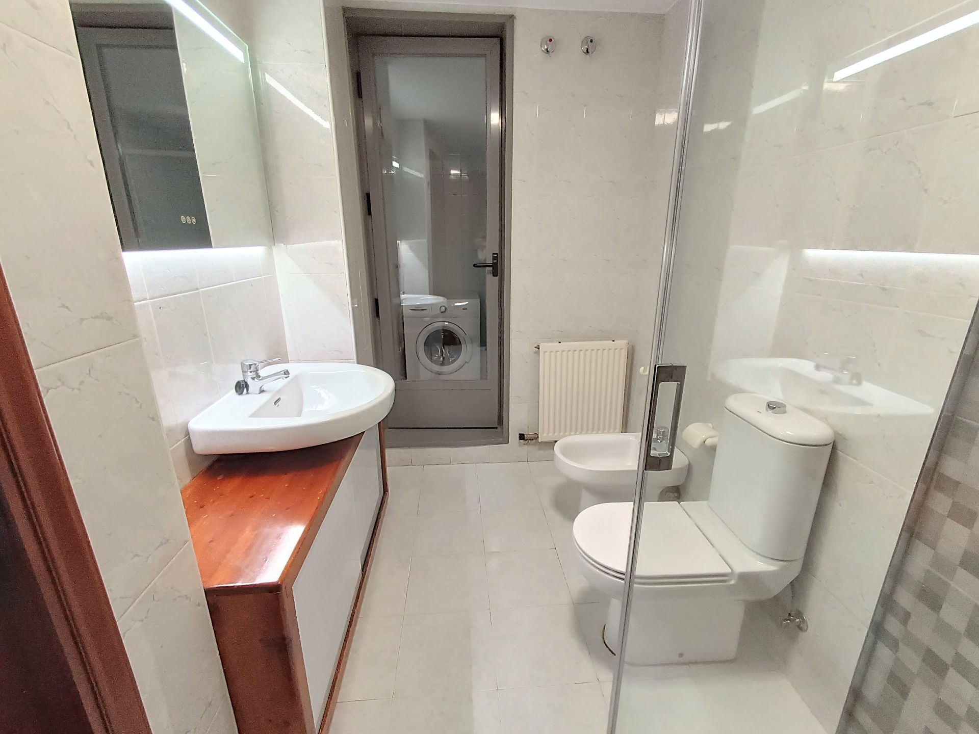 Bany de Estudi en venda en Vigo  amb Calefacció, Moblat i Forn