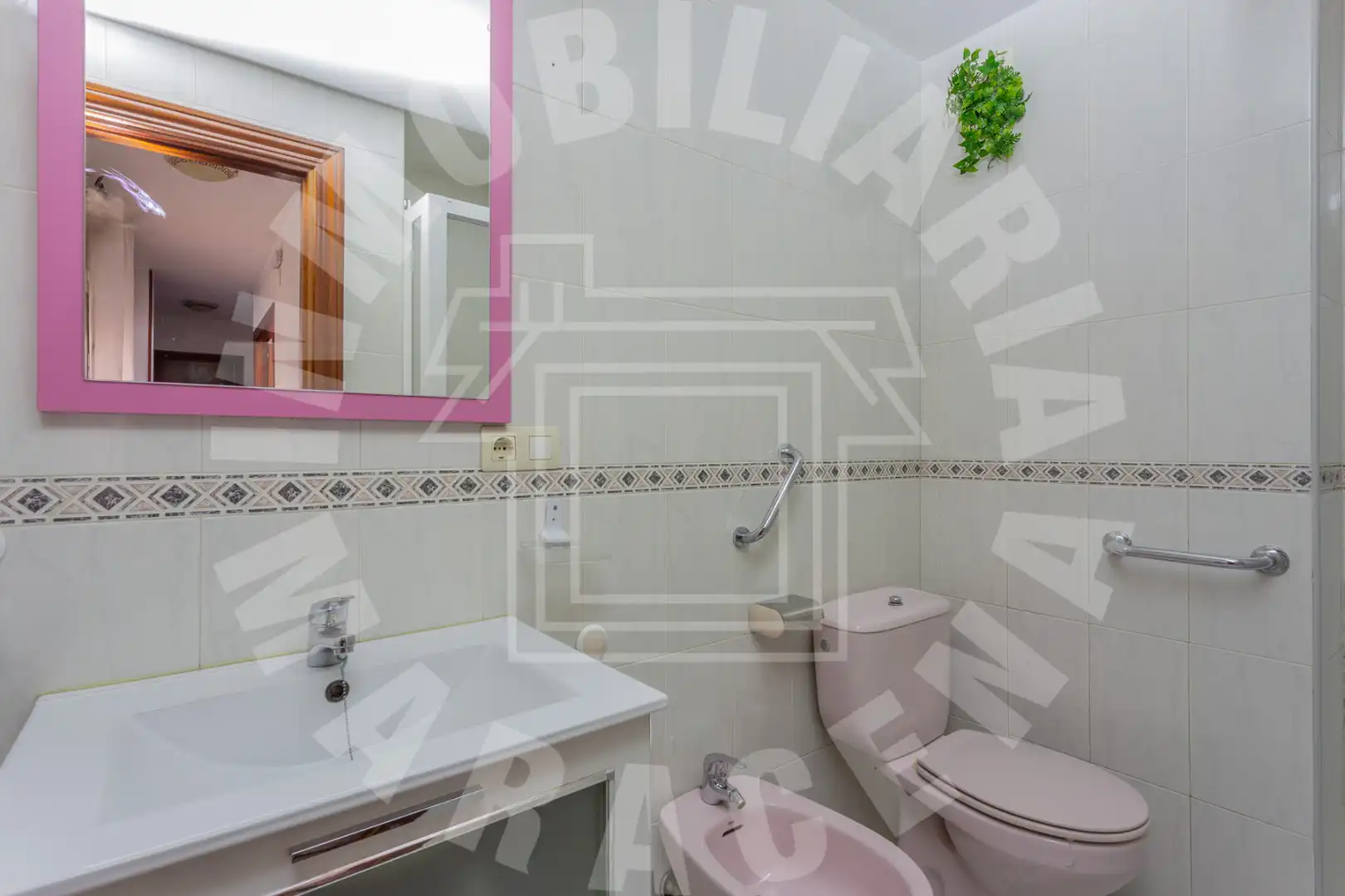 Baño de Apartamento en venta en Maracena con Aire acondicionado, Terraza y Horno