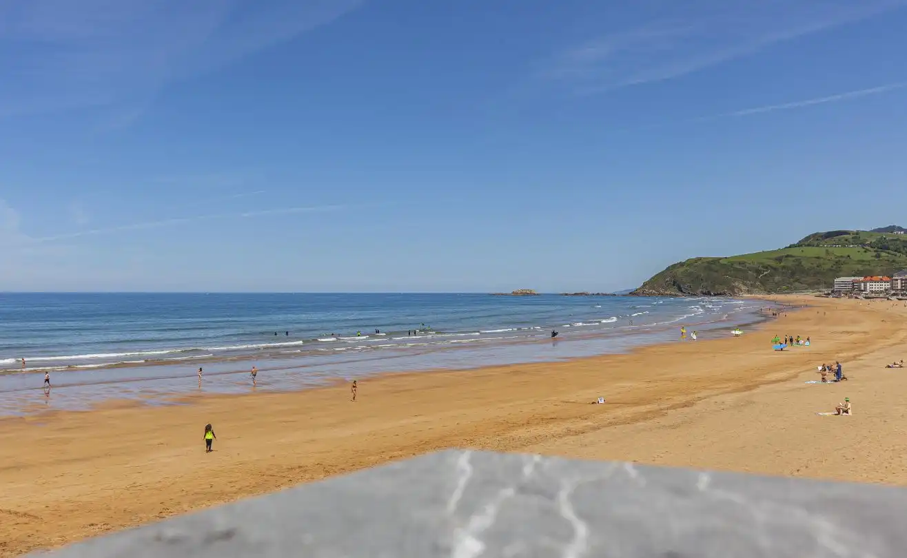 Vista exterior de Local en venta en Zarautz con Aire acondicionado
