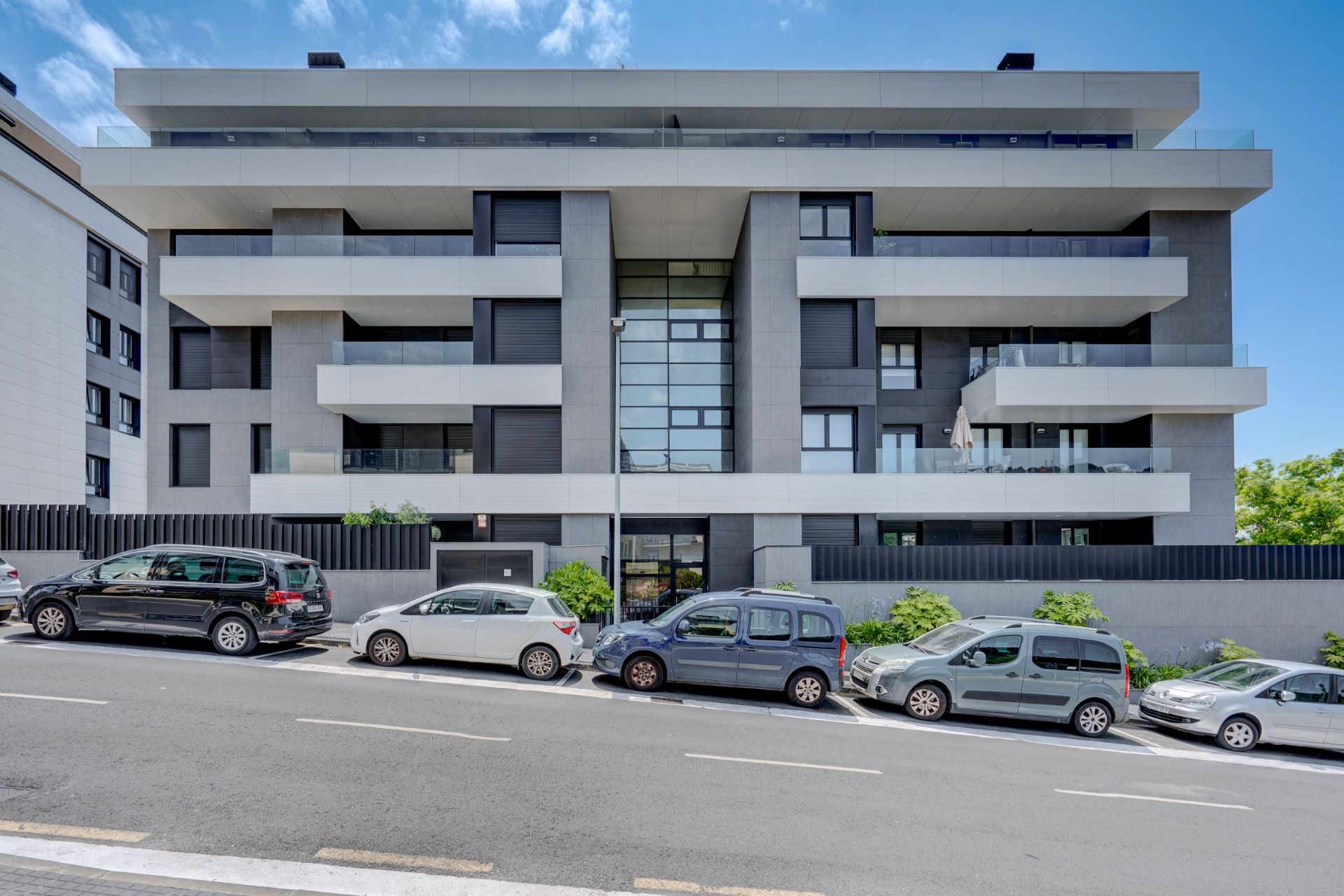 Exterior view of Flat for sale in Donostia - San Sebastián   with Heating, Terrace and Oven