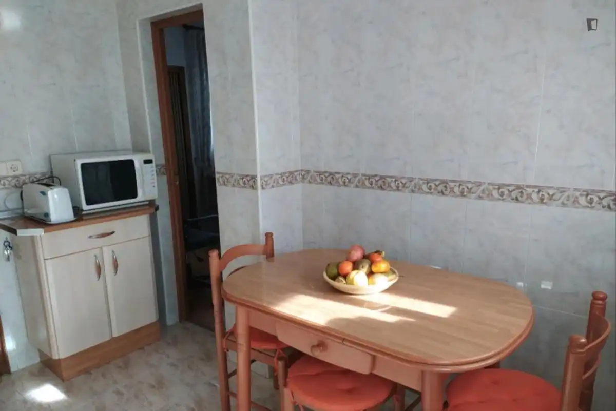 Cocina de Apartamento para compartir en Madrid con Aire acondicionado, Calefacción y Amueblado