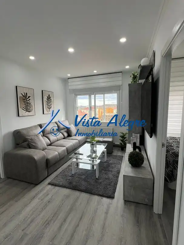 Sala de estar de Piso en venta en Haro con Calefacción y Amueblado