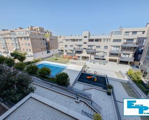 Swimming pool of Flat for sale in  Madrid Capital  with Air Conditioner, Heating and Parquet flooring