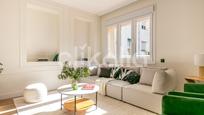 Living room of Flat for sale in  Madrid Capital  with Air Conditioner and Heating