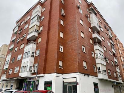 Vista exterior de Pis en venda en Badajoz Capital amb Aire condicionat, Terrassa i Balcó