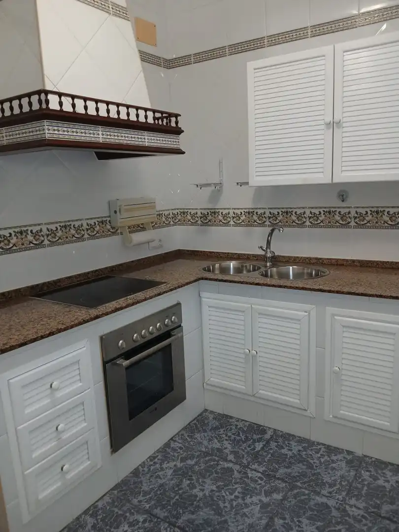 Cuina de Casa o xalet en venda en San Fernando amb Aire condicionat i Balcó