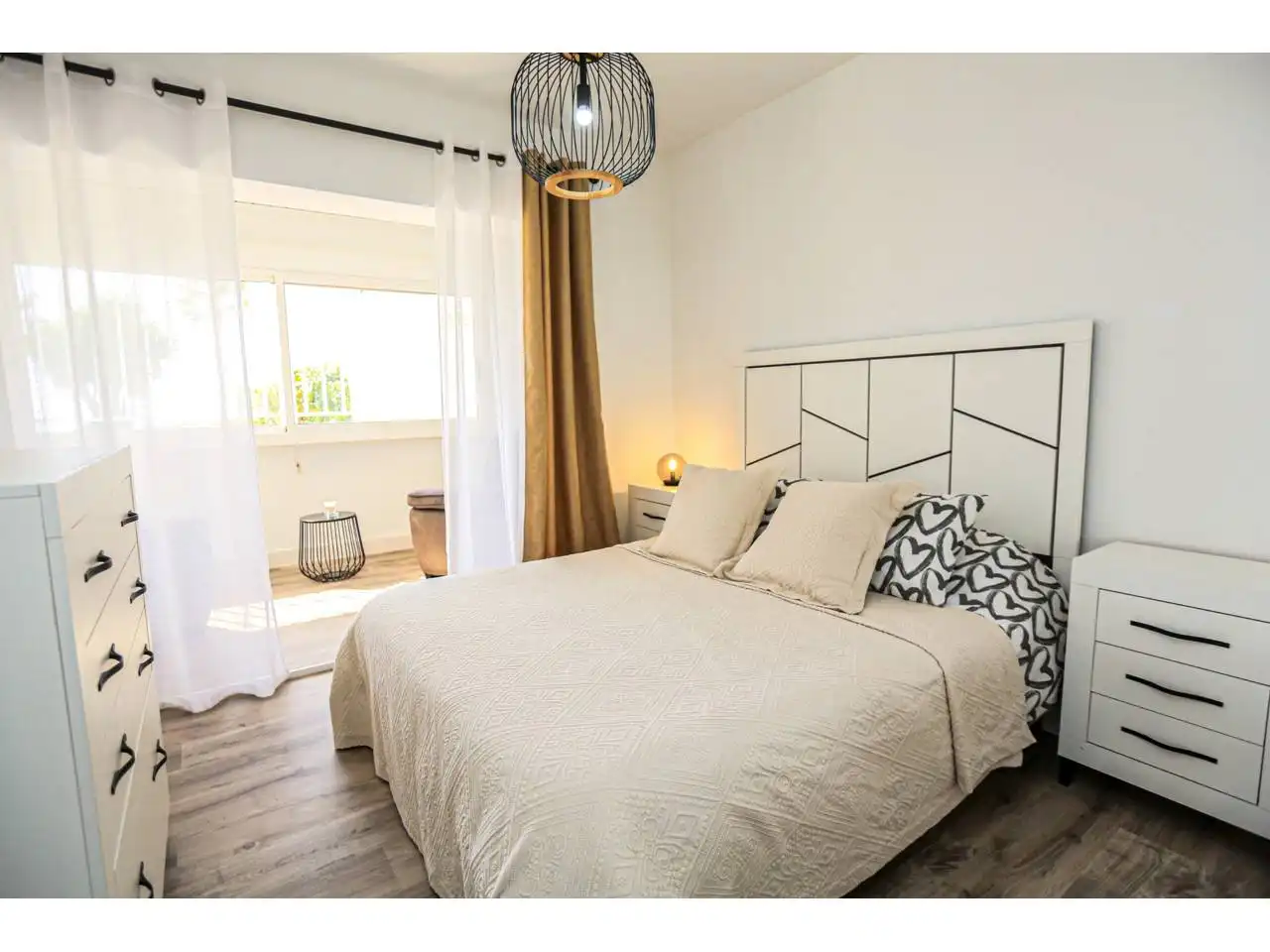 Dormitori de Casa o xalet en venda en Cambrils amb Aire condicionat, Jardí privat i Parquet