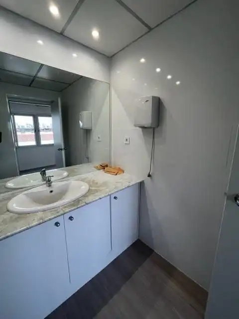 Bathroom of Office for rent in Sant Cugat del Vallès  with Air Conditioner and Heating