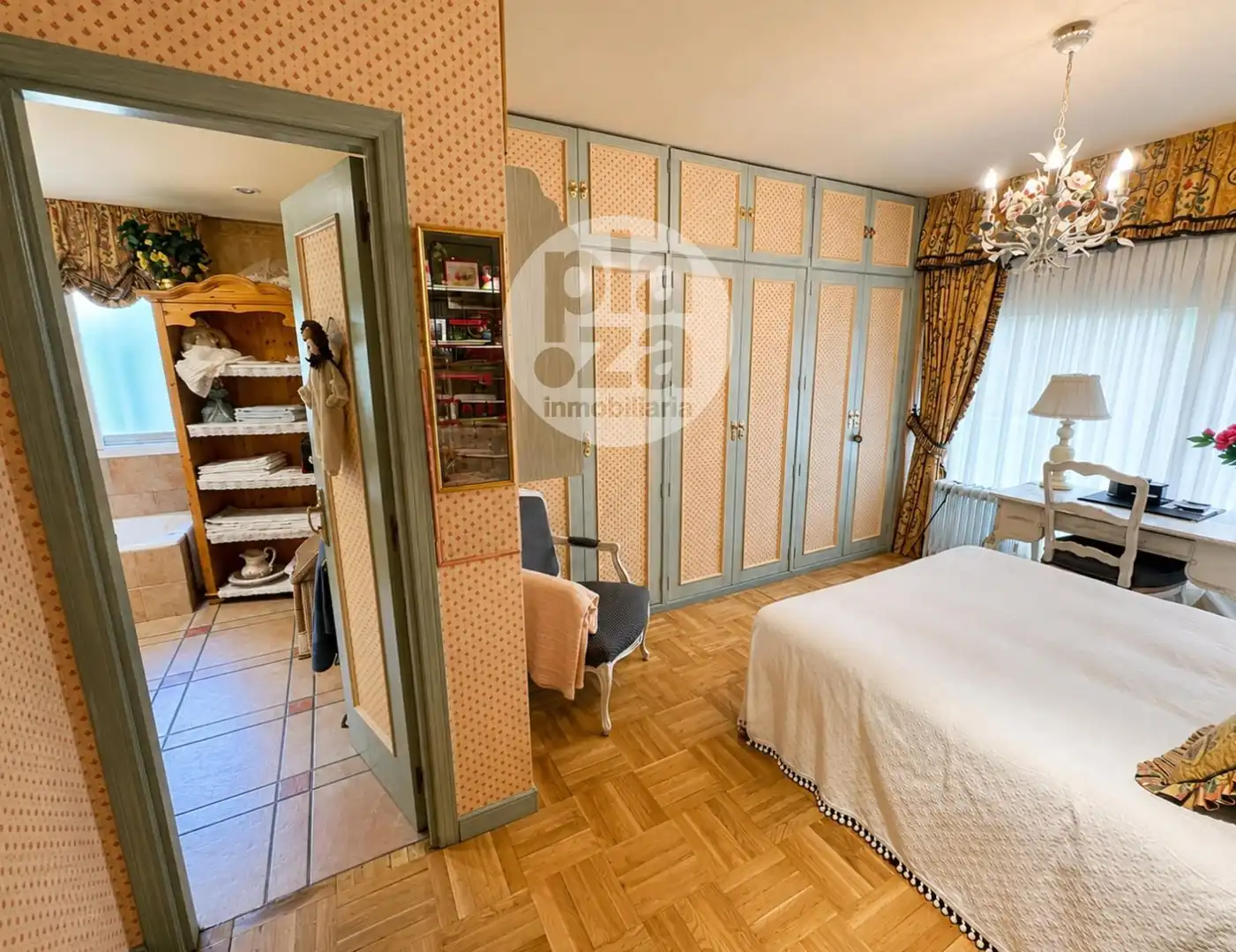 Schlafzimmer von Maisonette zum Verkauf in Burgos mit Heizung, Terrasse und Abstellraum