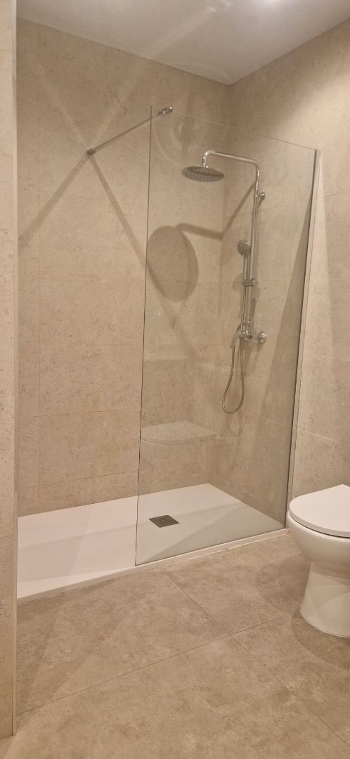 Bathroom of Flat for sale in Sant Boi de Llobregat  with Air Conditioner and Heating