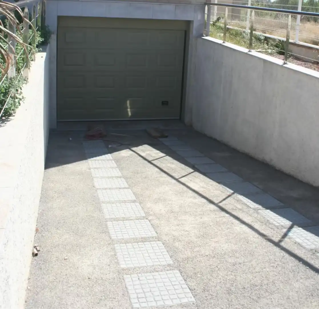Parking de Casa o chalet en venta en L'Aldea con Aire acondicionado, Jardín privado y Parquet