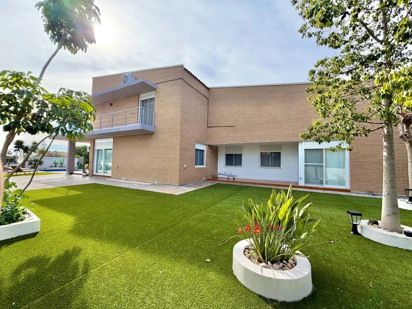 Vista exterior de Casa o chalet en venta en Elche / Elx con Aire acondicionado, Jardín privado y Terraza