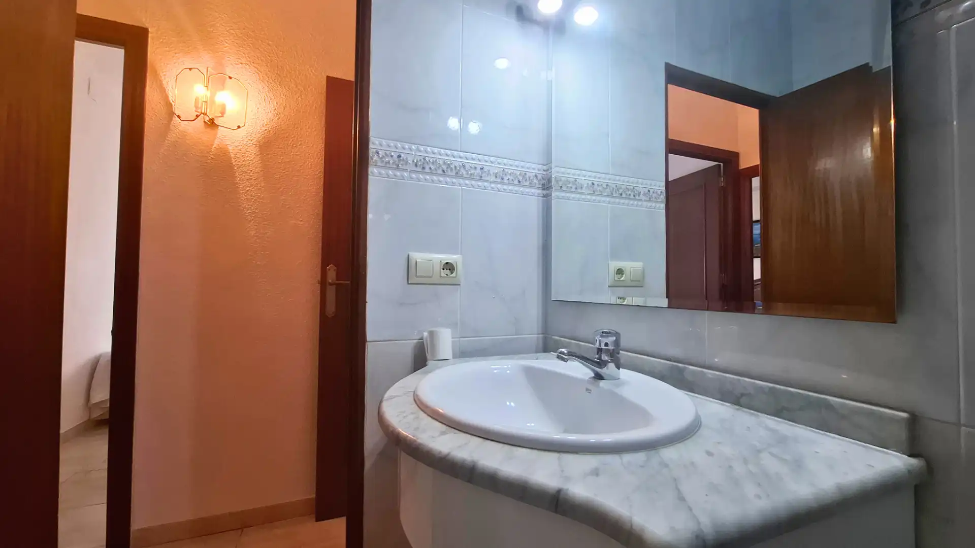 Bathroom of Flat for sale in Córdoba  with Terrace and Furnished