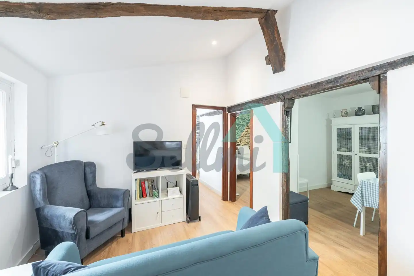 Sala d'estar de Casa adosada en venda en Cudillero amb Calefacció, Parquet i Traster