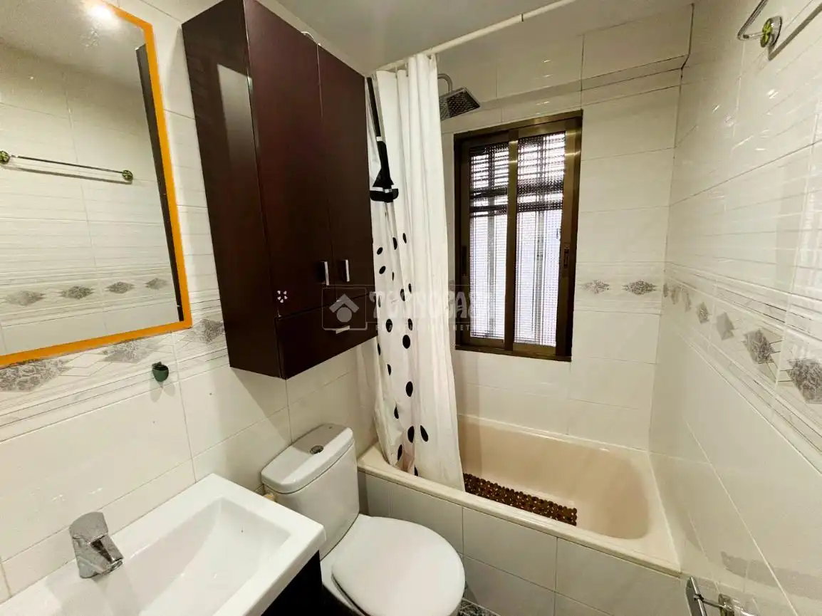 Bany de Pis en venda en Zaragoza amb Calefacció i Terrassa
