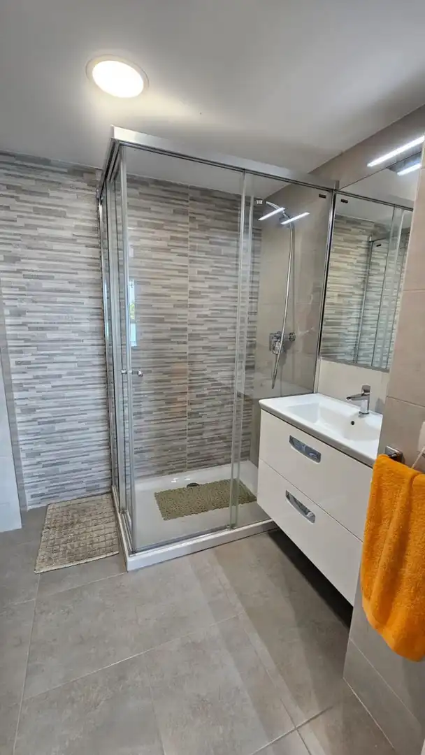 Bathroom of Apartments for rent in Torrent  with Air Conditioner, Heating and Parquet flooring
