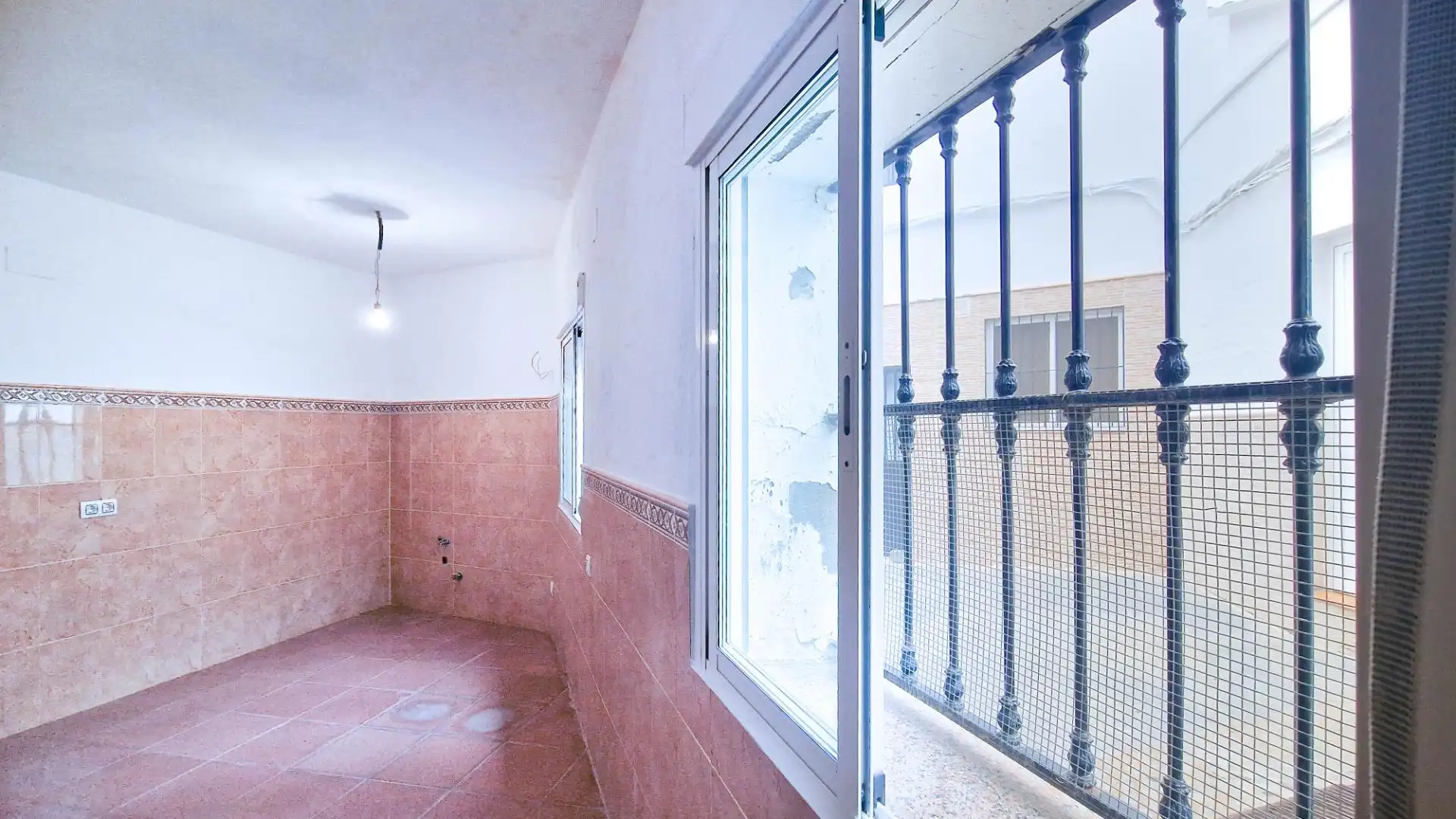Casa o chalet en venta en Cheles con Terraza, Trastero y Balcón