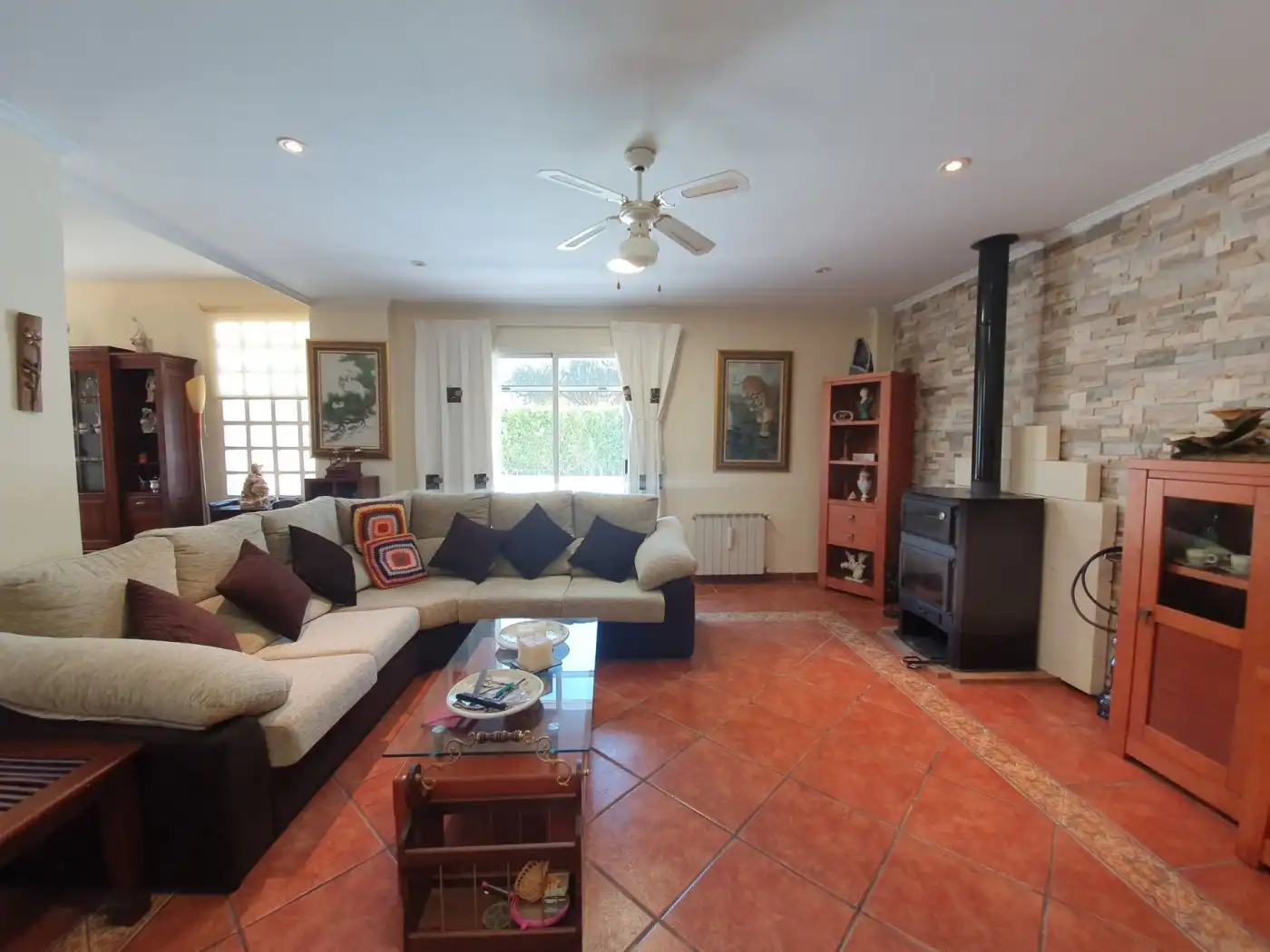 Sala de estar de Casa o chalet en venta en Chiva con Calefacción, Jardín privado y Terraza
