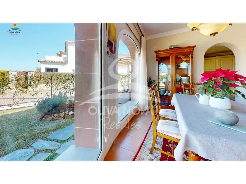 Vista exterior de Casa o chalet en venta en Oliva con Jardín privado