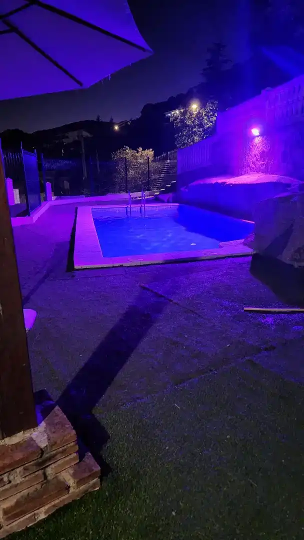 Piscina de Casa o chalet para compartir en Zarzalejo con Jardín privado, Piscina y Amueblado