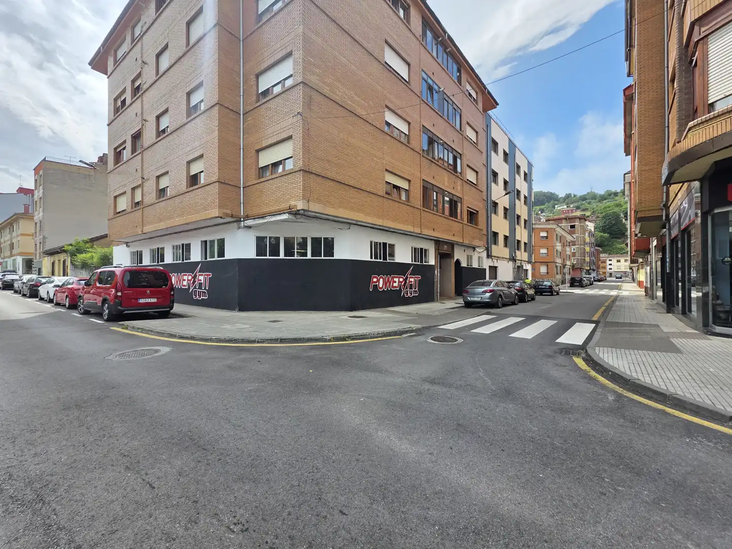 Parkplatz von Wohnung zum Verkauf in San Martín del Rey Aurelio mit Heizung, Privatgarten und Parkett