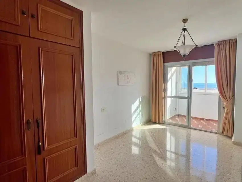 Dormitori de Apartament en venda en Rincón de la Victoria amb Terrassa, Balcó i Piscina comunitària
