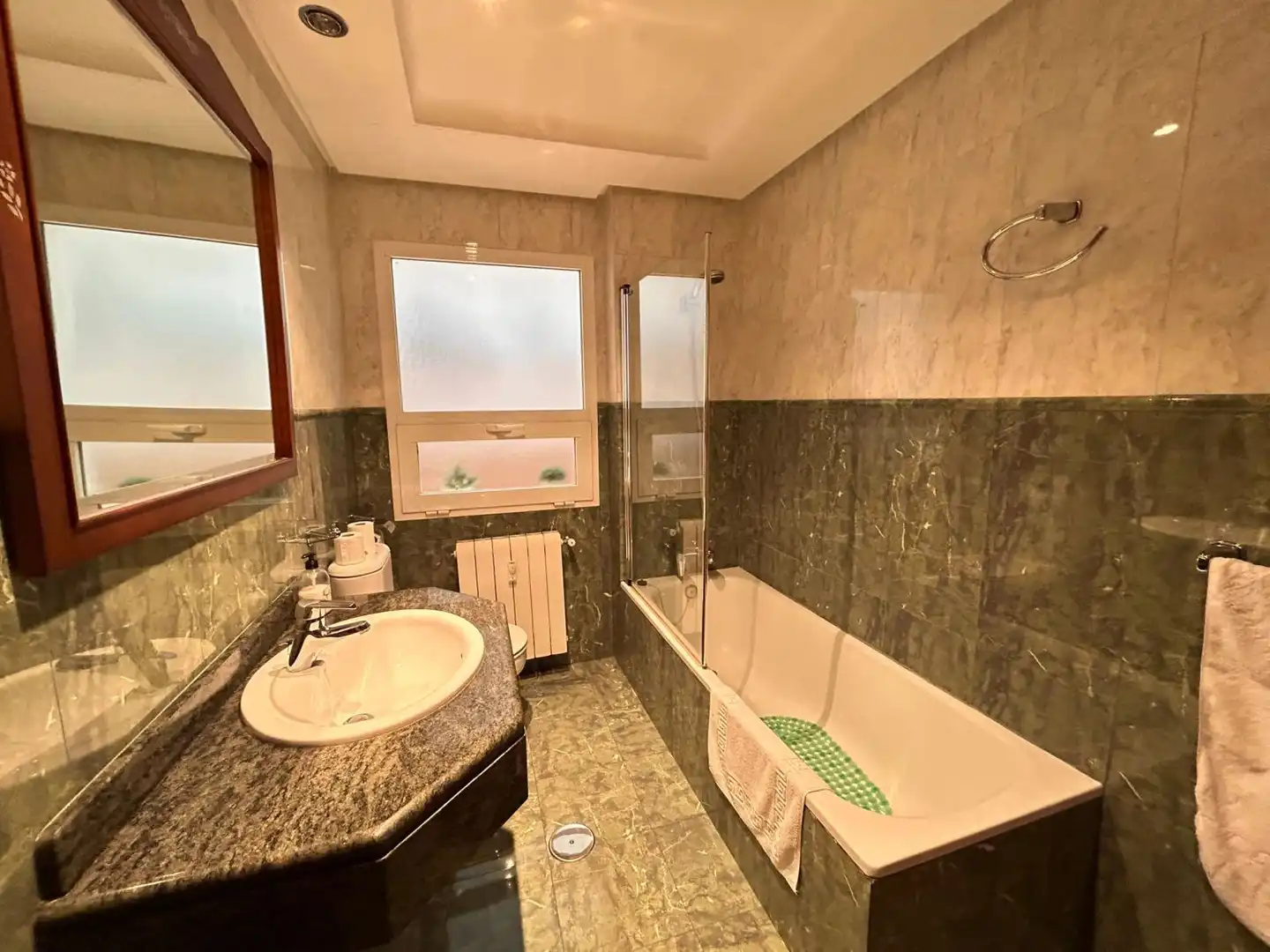 Badezimmer von Wohnung zum Verkauf in Albacete mit Klimaanlage, Heizung und Parkett