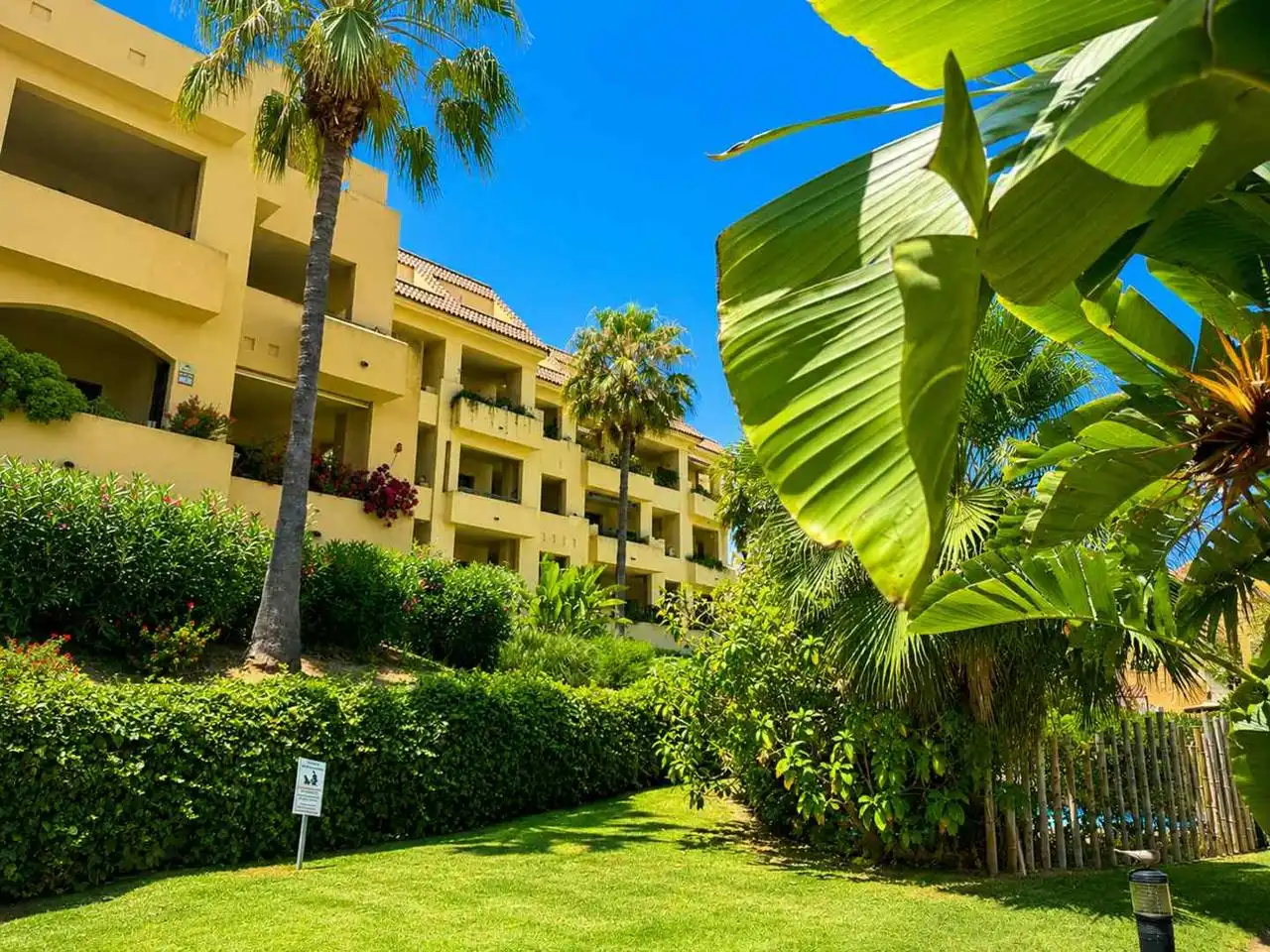 Vista exterior de Apartamento en venta en Manilva con Aire acondicionado, Calefacción y Terraza