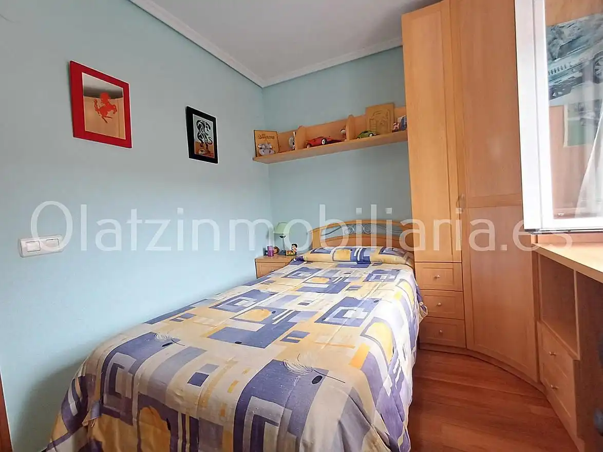 Bedroom of Flat for sale in Bilbao   with Heating, Terrace and Balcony