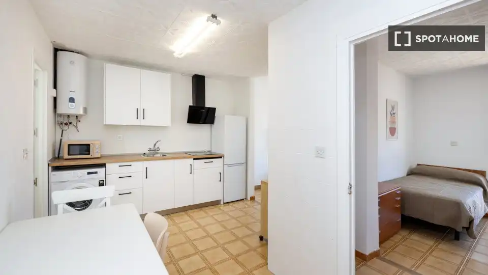 Cocina de Apartamento para compartir en Escúzar con Aire acondicionado, Terraza y Amueblado