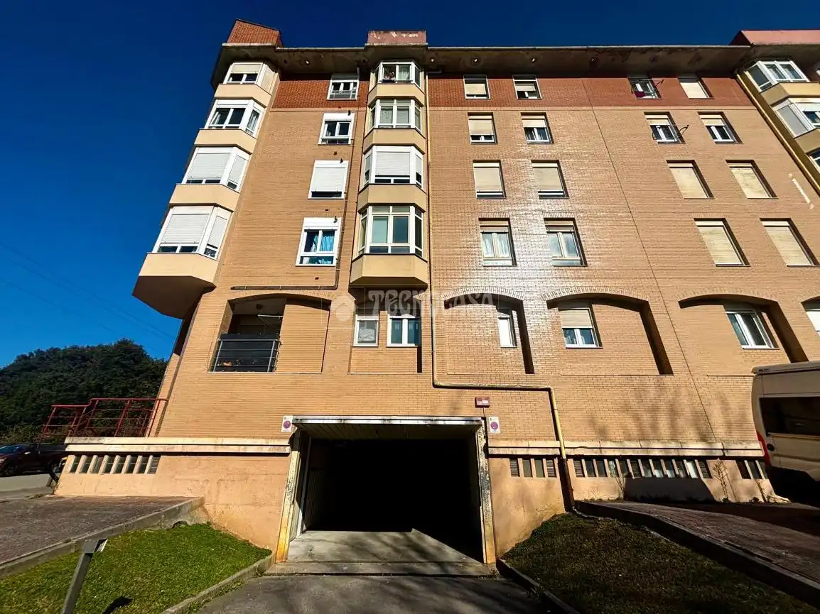 Vista exterior de Piso en venta en Camargo con Parquet