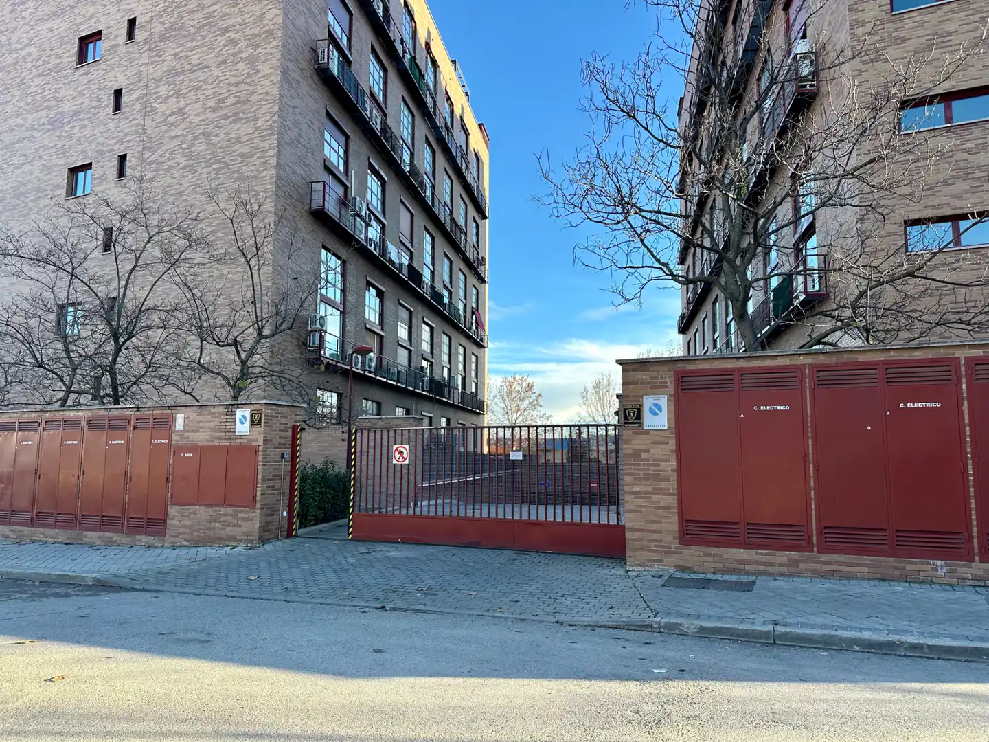 Dúplex en venta en Carretera de Vicálvaro a la Estación de O'donnell, Rosas - Musas