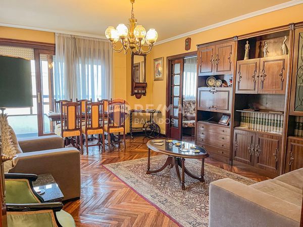 Living room of Flat for sale in Vigo   with Heating, Storage room and Balcony