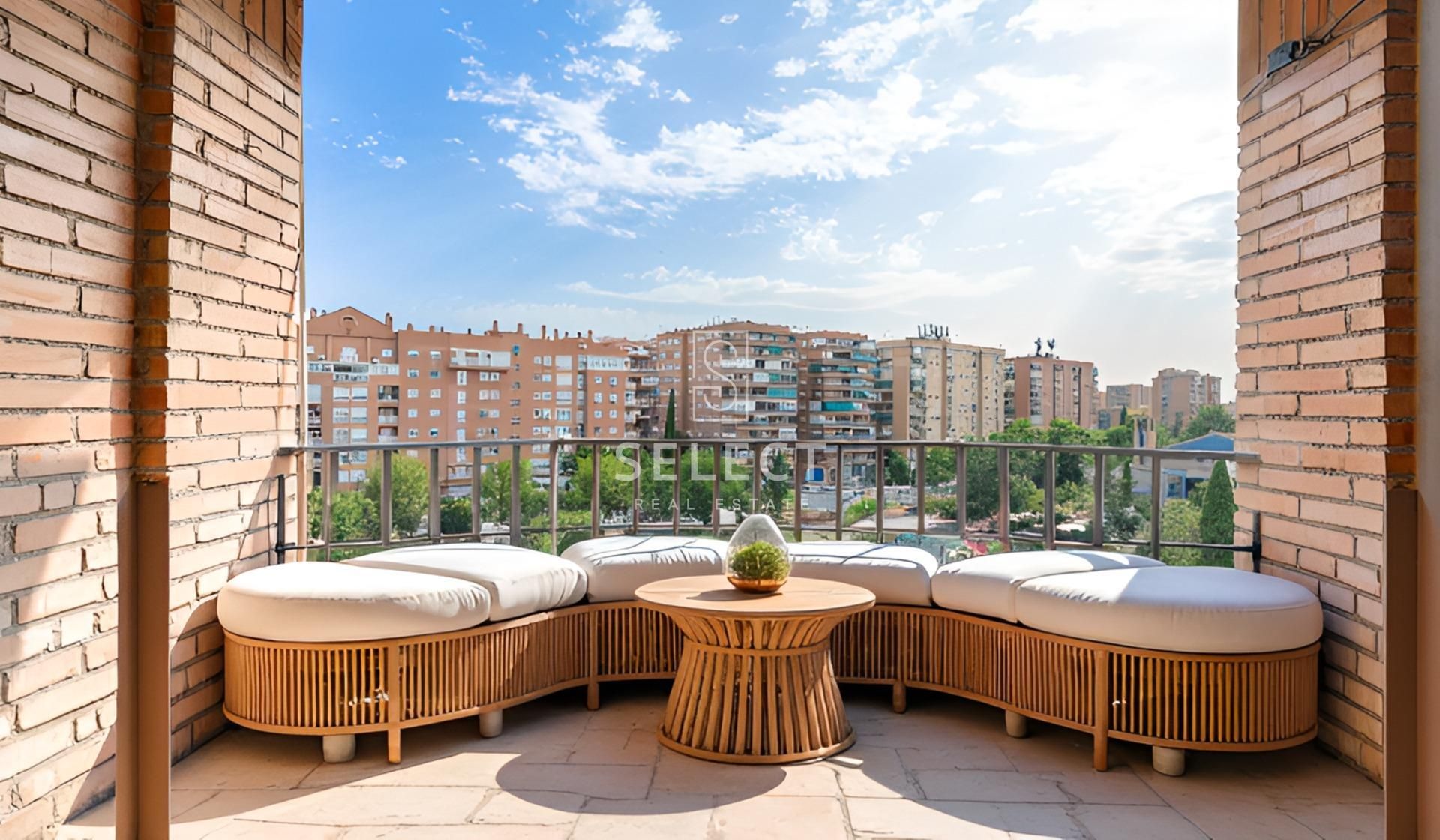 Terrassa de Apartament en venda en  Granada Capital amb Terrassa, Balcó i Alarma