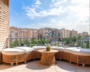 Terrassa de Apartament en venda en  Granada Capital amb Terrassa, Balcó i Alarma
