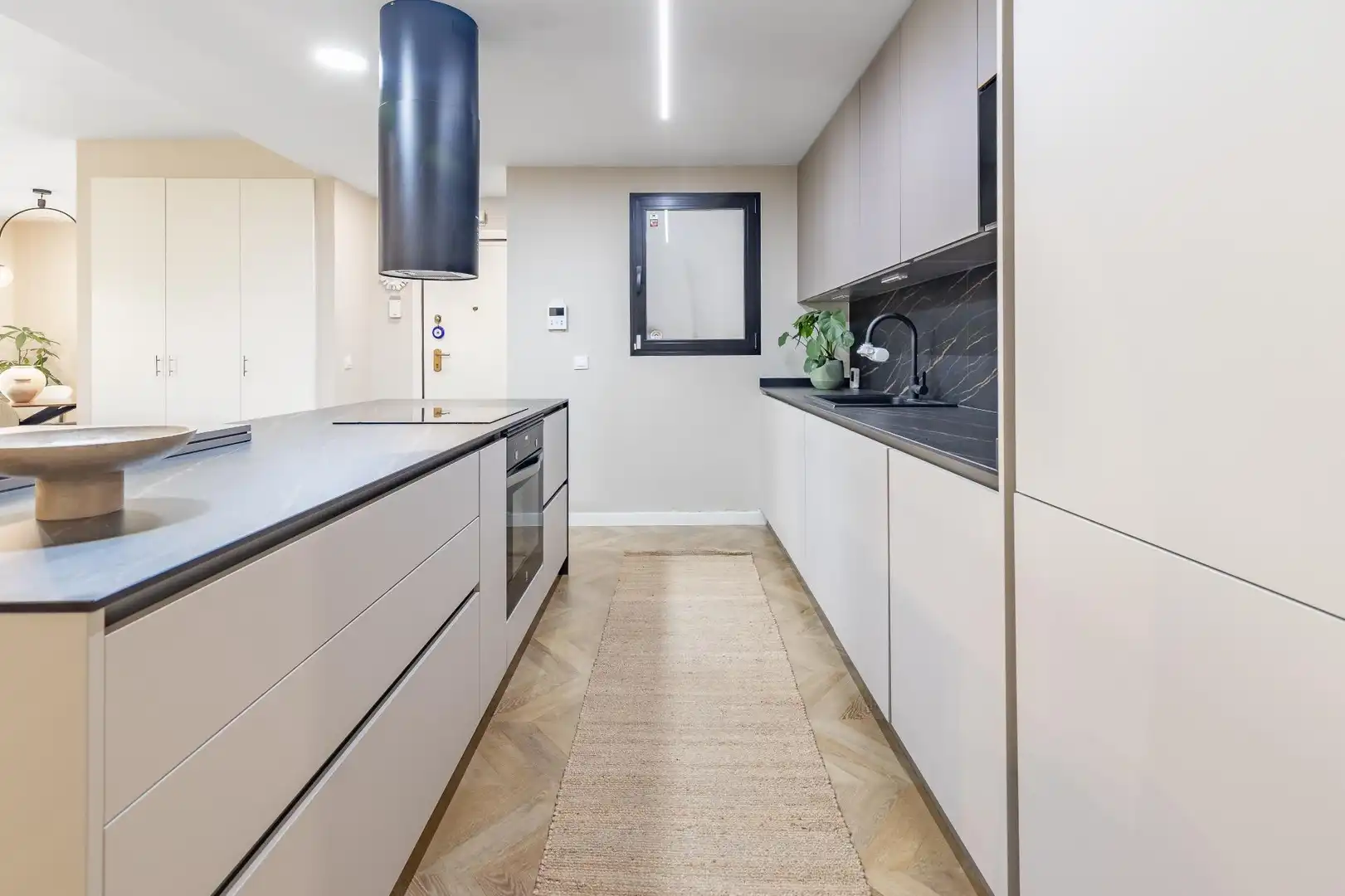 Kitchen of Flat for rent in Valencia  with Air Conditioner, Heating and Storage room