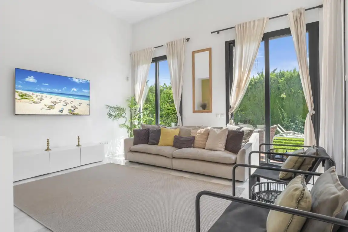 Living room of Houses for sale in Marbella  with Air Conditioner, Private garden and Terrace