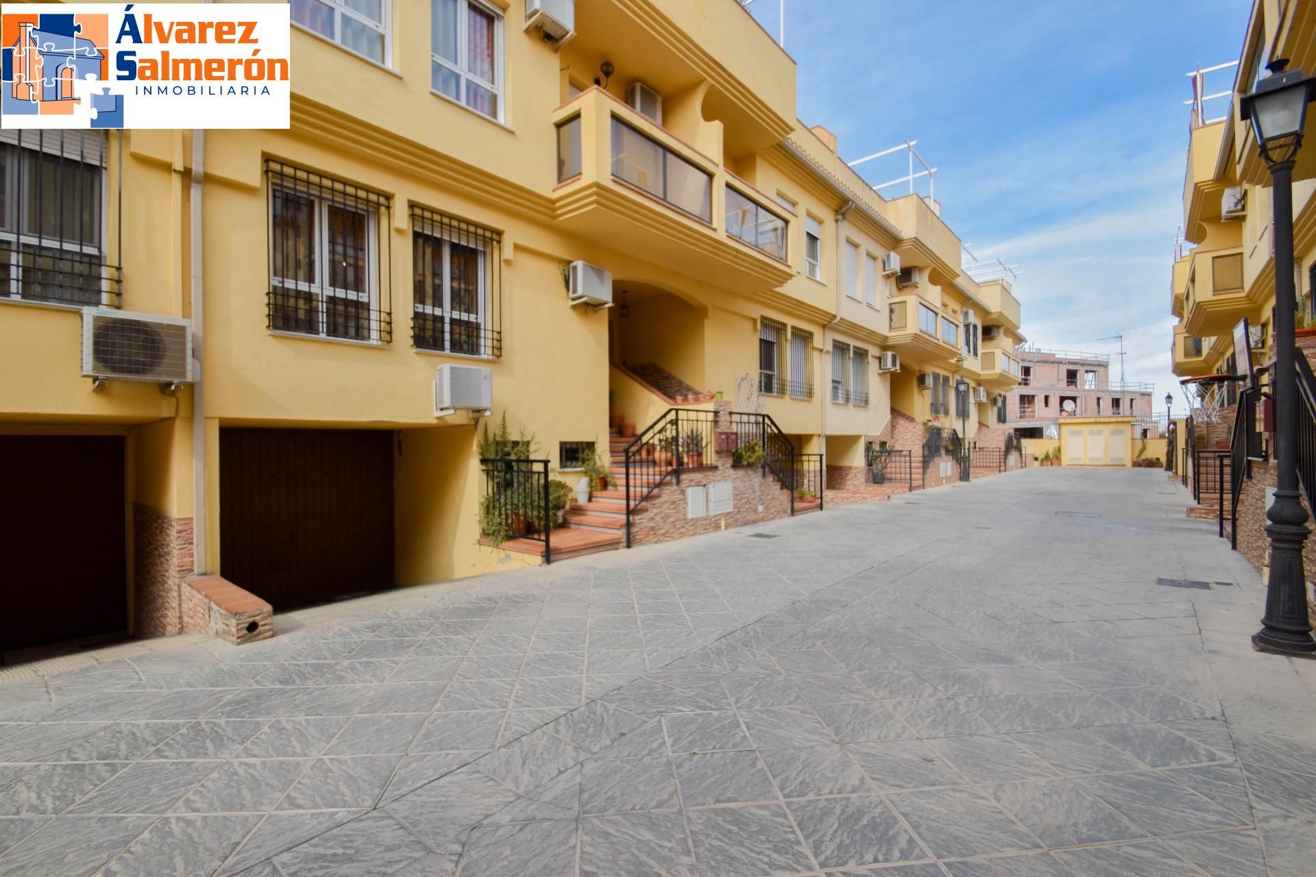 Single-family semi-detached for sale in Camino de Churriana, Poniente