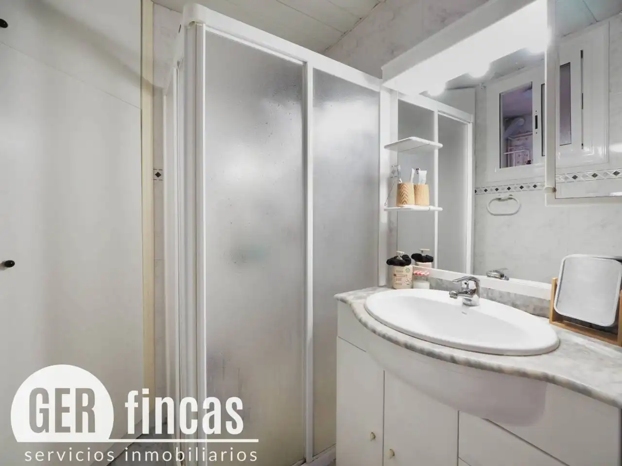 Bathroom of Flat for sale in Sud