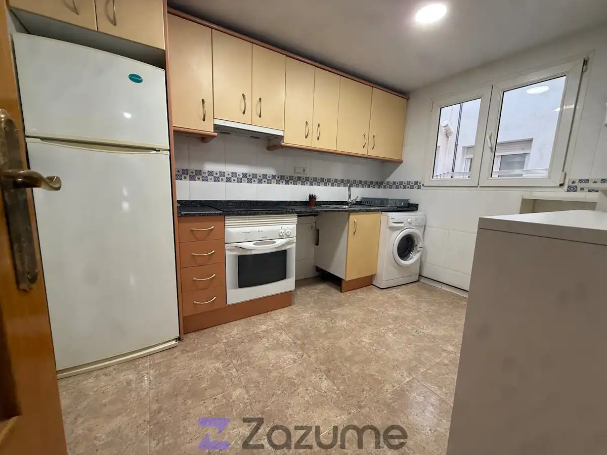 Küche von Wohnung zur Miete in Alicante / Alacant mit Klimaanlage, Heizung und Abstellraum