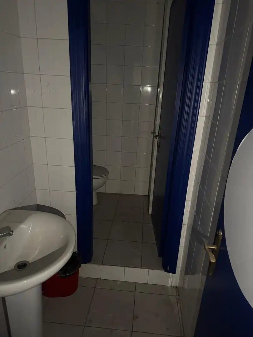 Bany de Local de lloguer en Valladolid amb Aire condicionat