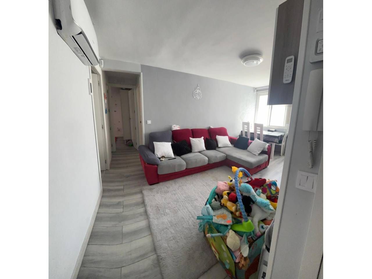Living room of Flat for sale in  Madrid Capital  with Air Conditioner, Heating and Balcony