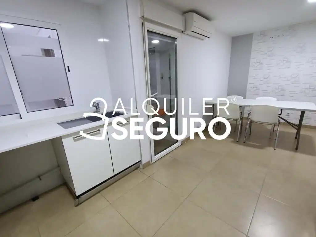 Piso de alquiler en Alfonso El Sabio, Barrio del Centro