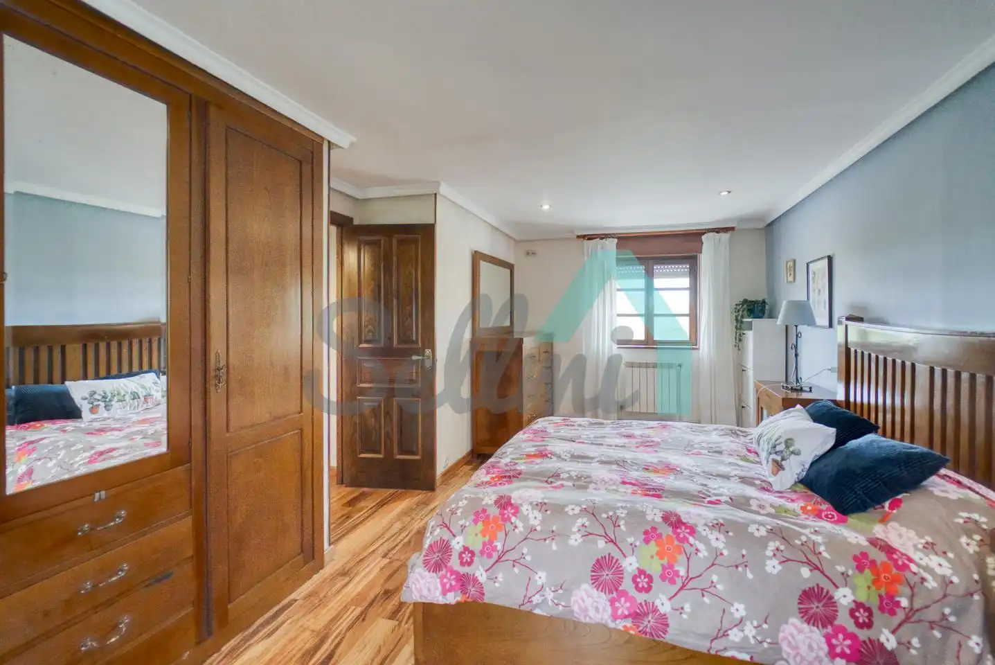 Habitación de Casa o chalet en venta en Castropol con Calefacción y Jardín privado