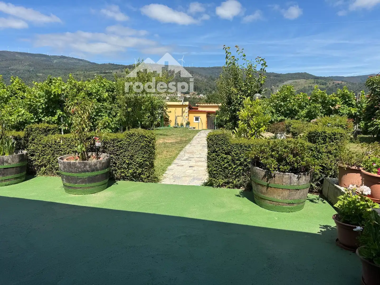 Jardí de Casa o xalet en venda en Arbo amb Moblat