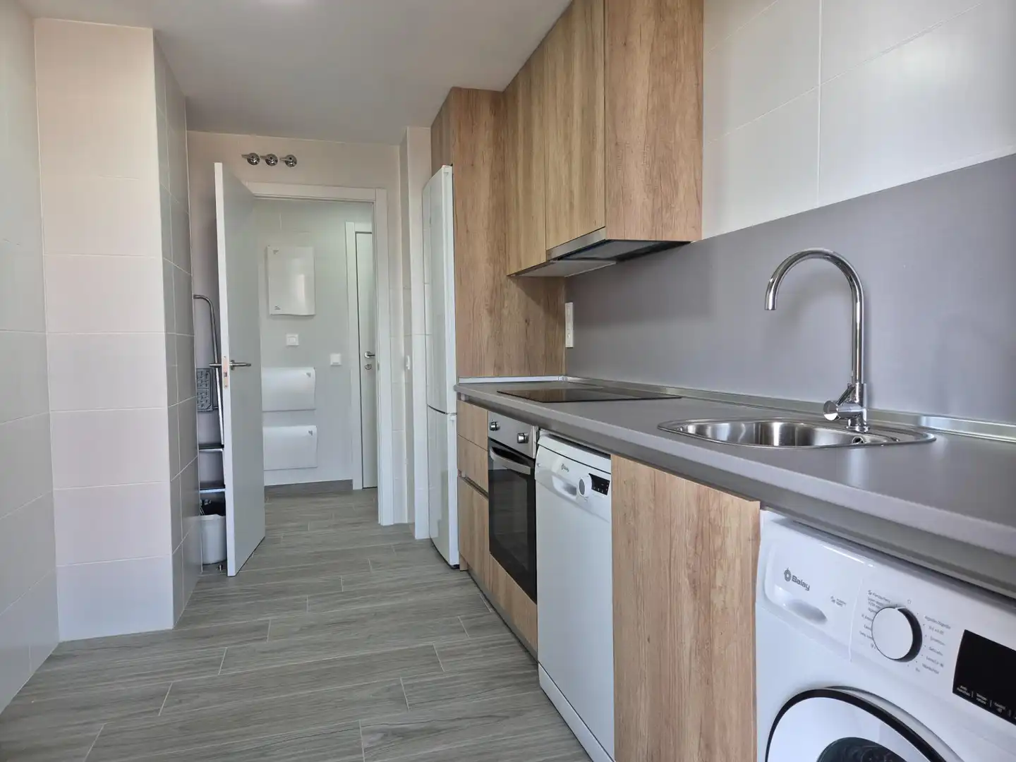 Küche von Wohnung zur Miete in Dos Hermanas mit Klimaanlage, Heizung und Terrasse