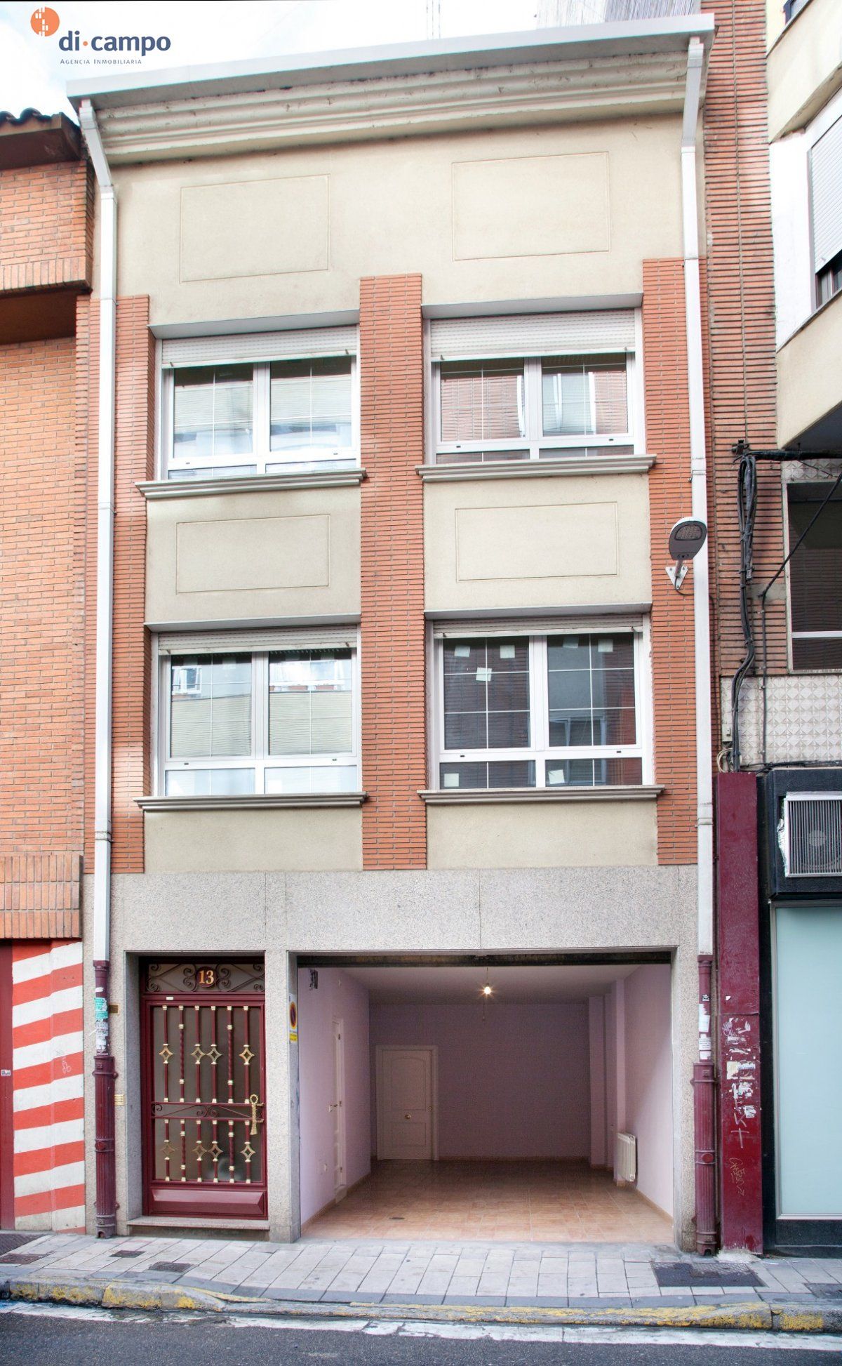 Exterior view of House or chalet for sale in Valladolid Capital  with Air Conditioner, Heating and Terrace